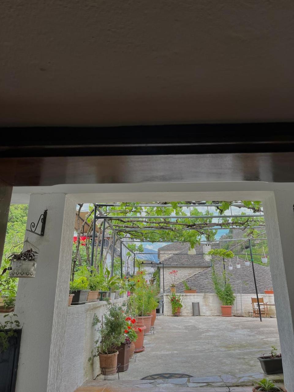 Andria'S Apartment Gjirokastër Eksteriør bilde